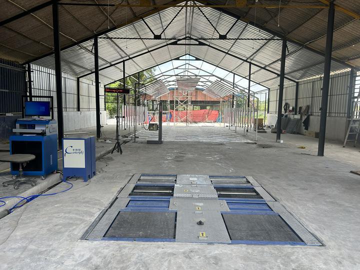 Testatore di freni a rulli 5 in 1 con carico massimo dell'asse di 4000 kg, doppio scivolamento laterale della piastra e computer di controllo industriale per la linea di prova del veicolo