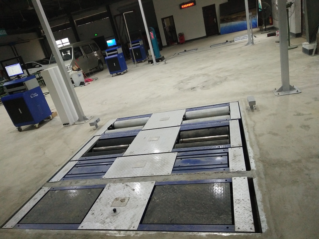 Testatore di freni a rulli 5 in 1 con carico massimo dell'asse di 4000 kg, doppio scivolamento laterale della piastra e computer di controllo industriale per la linea di prova del veicolo