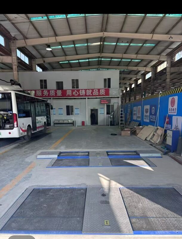 Pista di prova per camion Cartesy per officine di riparazione, banco prova freni a rulli per autoveicoli, forze con carico per asse, piastre doppie, tester di scivolamento laterale, capacità 10T